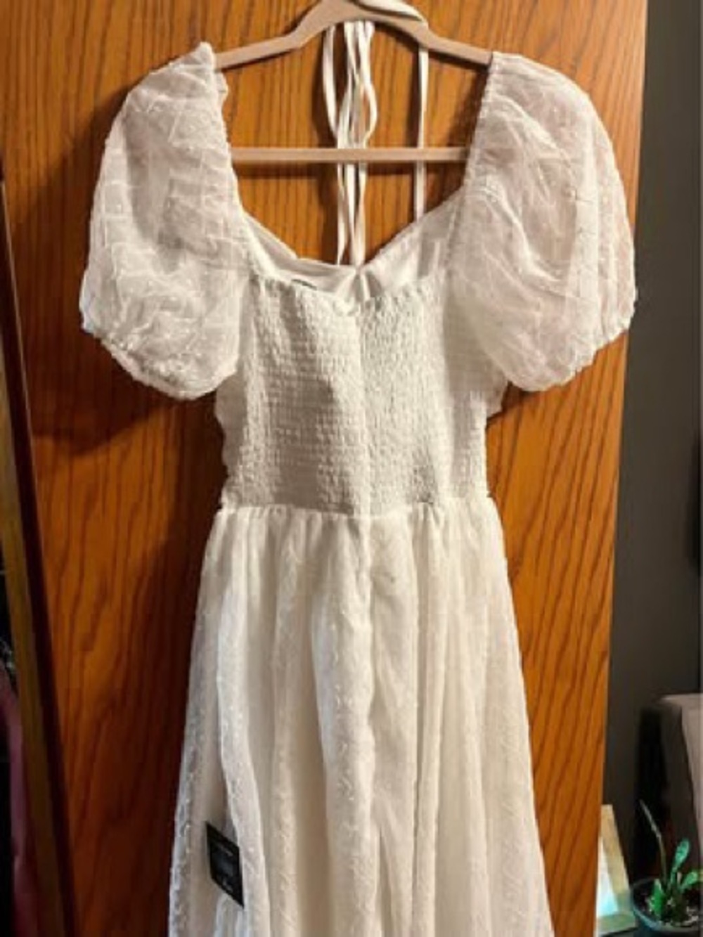 Lulu’s White Puff-Sleeve Smocked Dress